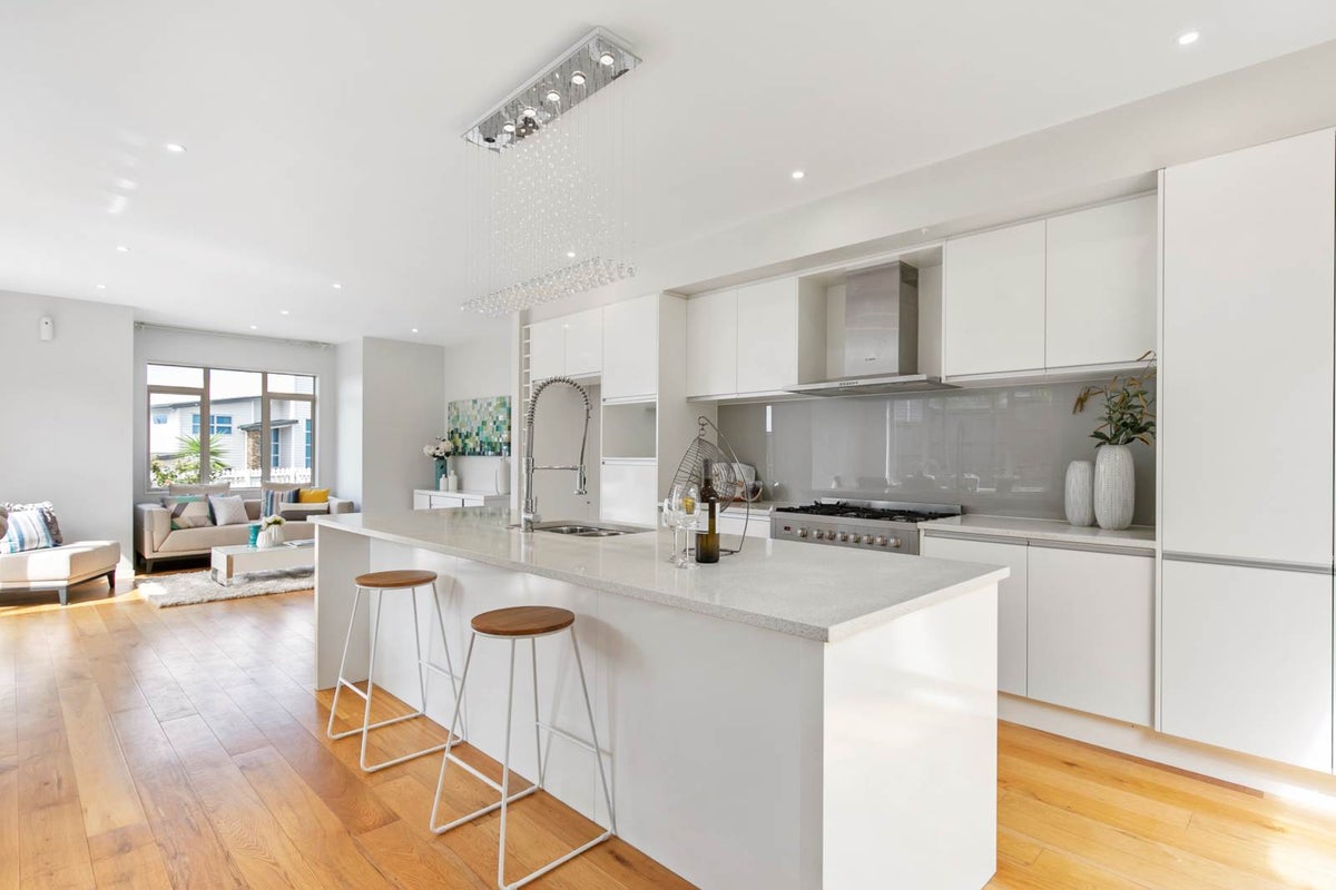 25 Platinum Rise, Ranui, Auckland - Carousel 2