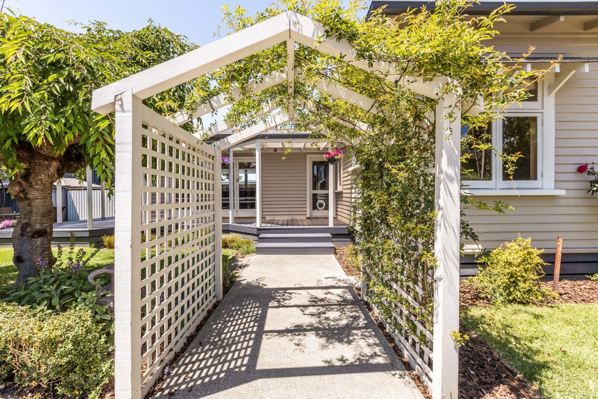 212 Wolseley Street, Mayfair, Hastings - Carousel 2