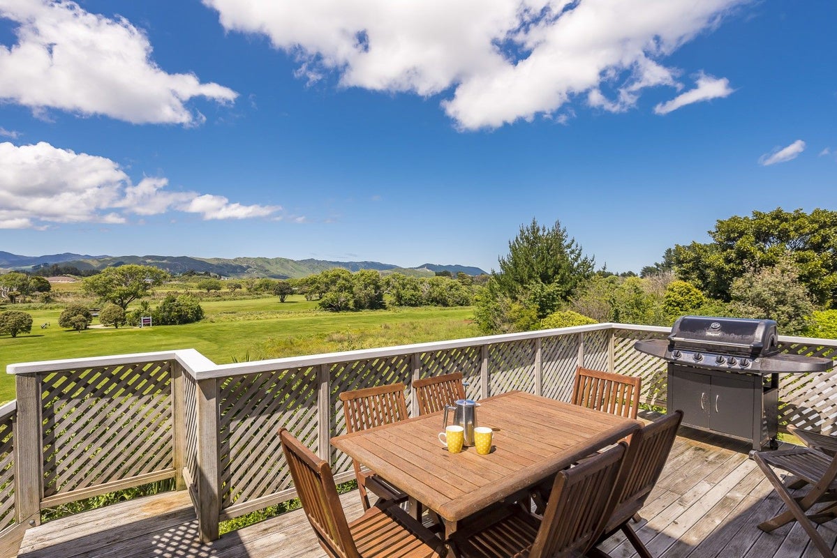 4 Atua Street, Waikanae Beach, Waikanae - Carousel 2