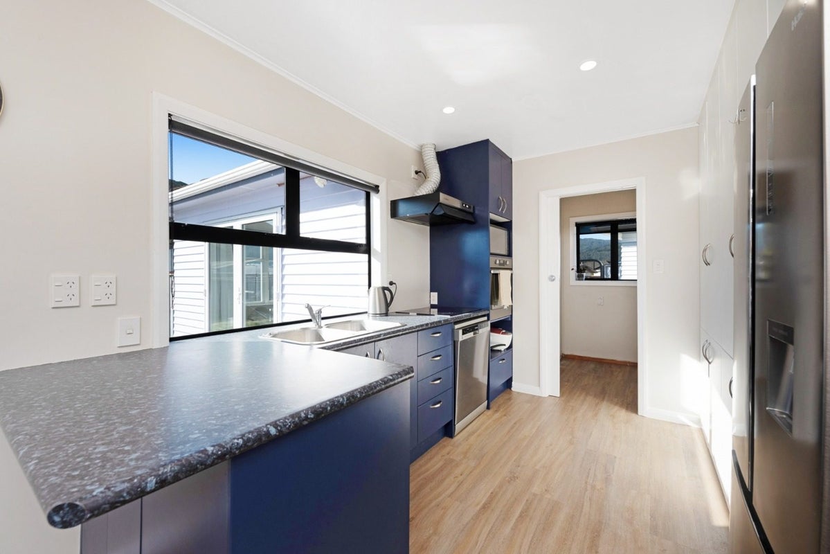 13 Heath Street, Wainuiomata, Lower Hutt - Carousel 1