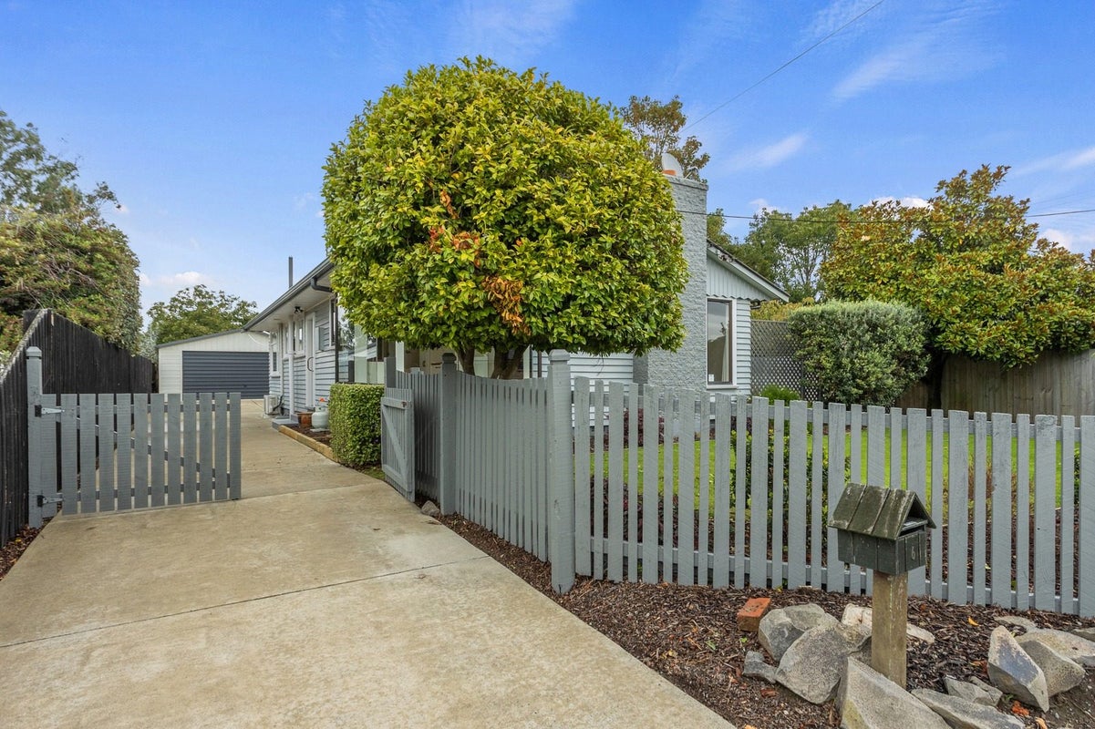 6 Vancouver Crescent, Wainoni, Christchurch - Carousel 13