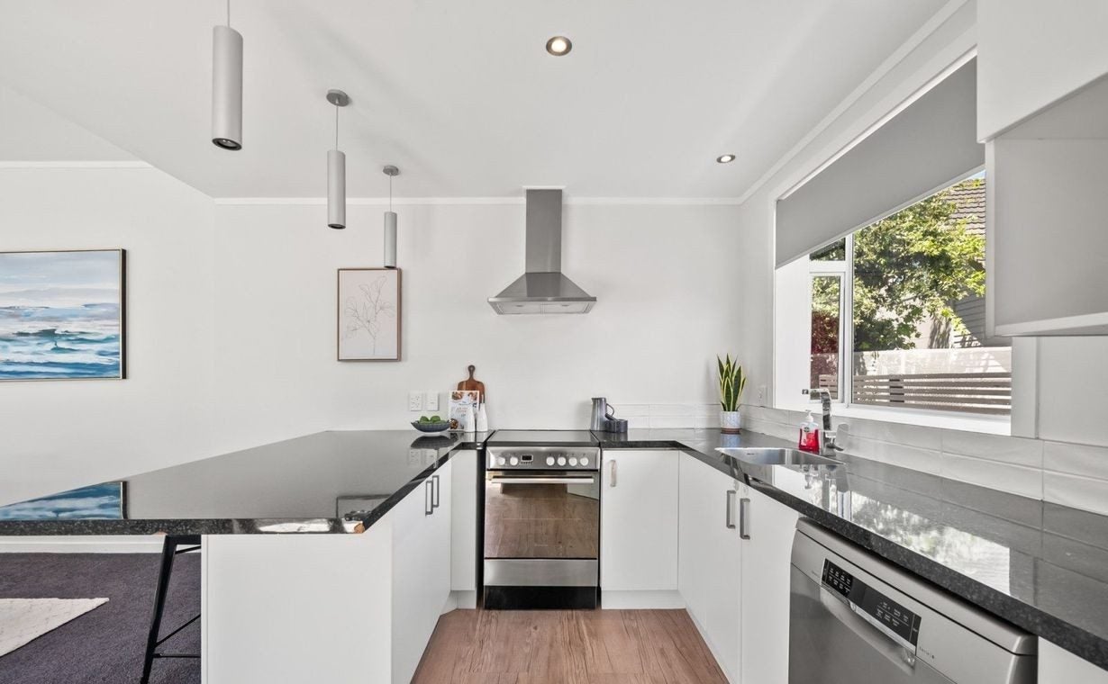 1/15 Allen Street, Boulcott, Lower Hutt - Carousel 2