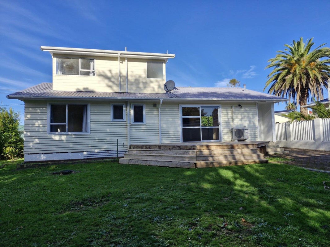 35 Budleigh Street, Frankleigh Park, New Plymouth - Carousel 2