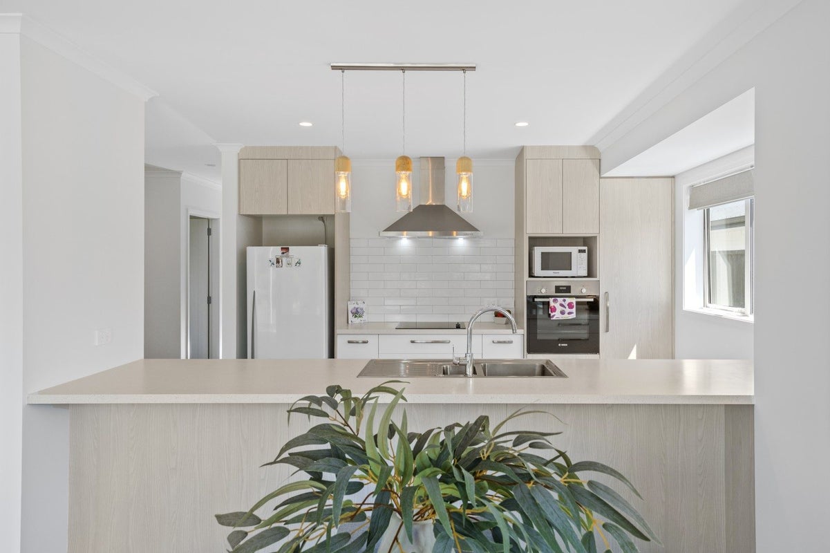 3 Hanlow Place, Pyes Pa, Tauranga - Carousel 2