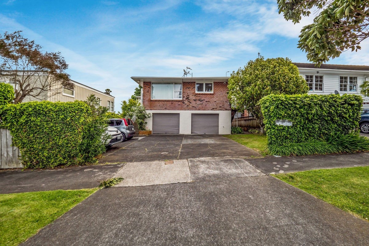 3/3 Felton Mathew Avenue, Saint Johns, Auckland - Carousel 1