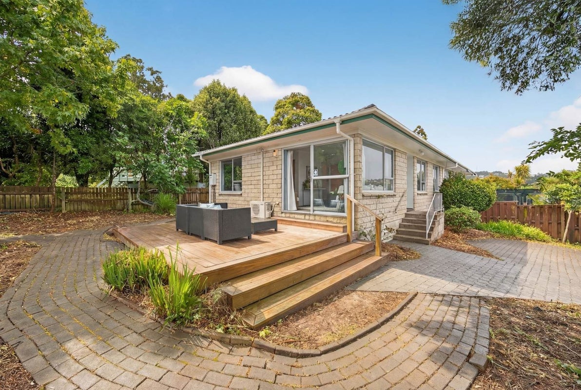 1/1 Piripiri Crescent, Torbay, Auckland - Carousel 2