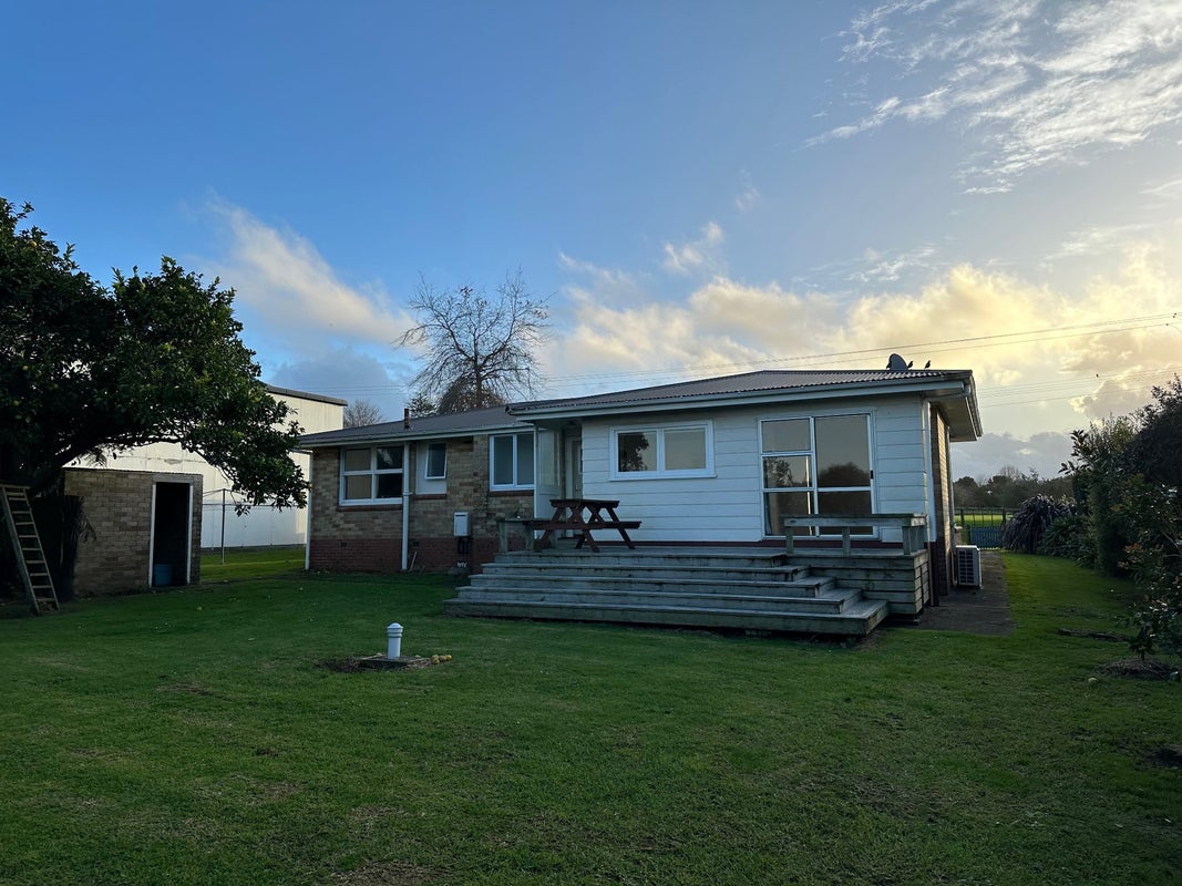19 Hall Road, Glenfield, Auckland - Carousel 2