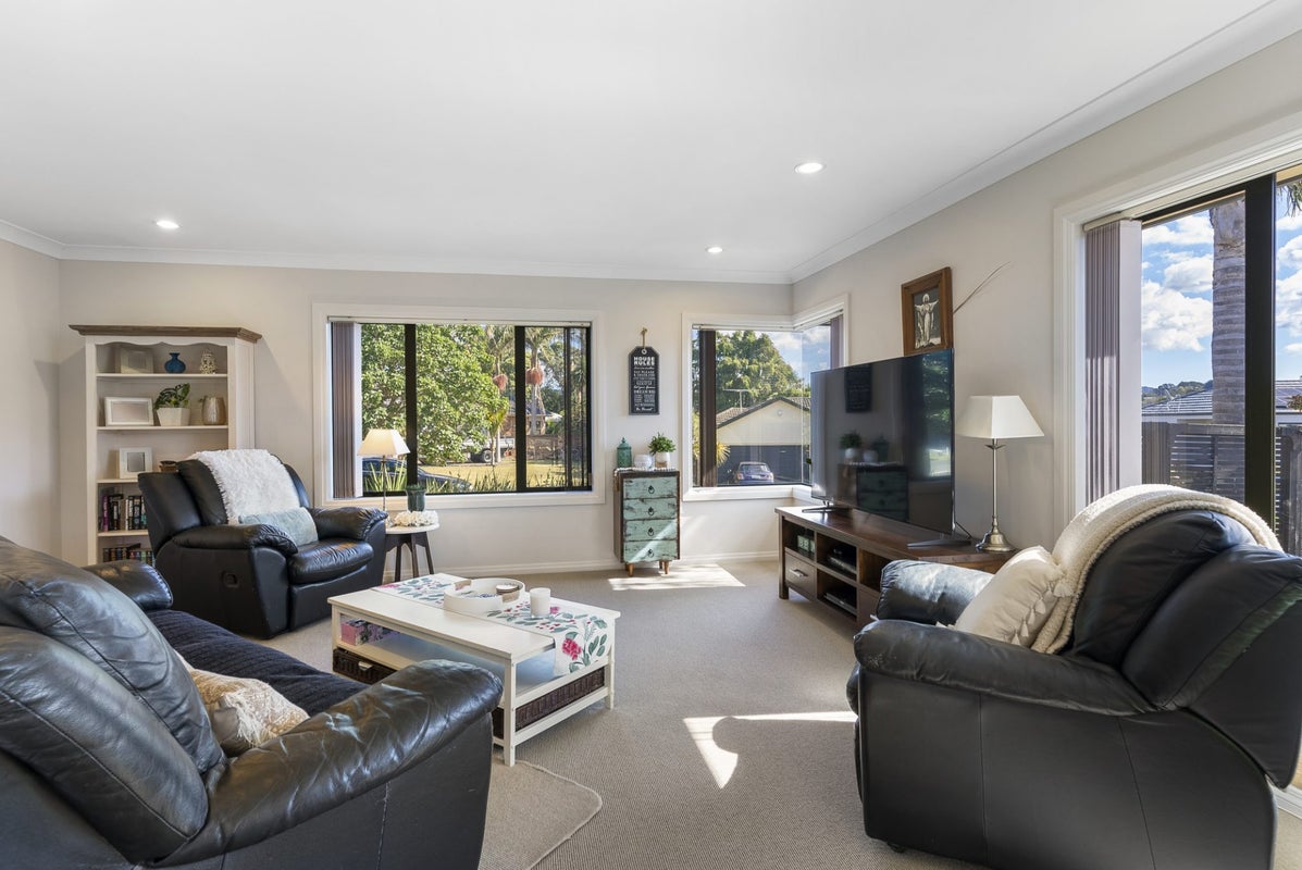 3 Roy Maloney Drive, Henderson, Auckland - Carousel 50