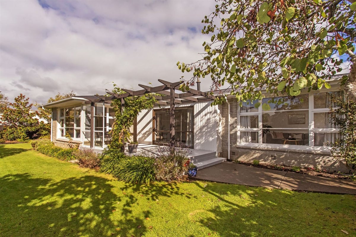 136 Roydvale Avenue, Burnside, Christchurch - Carousel 1