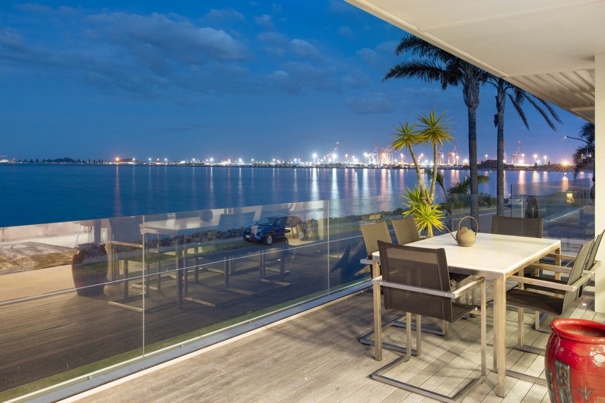 3/104 Harbour Drive, Otumoetai, Tauranga - Carousel 2