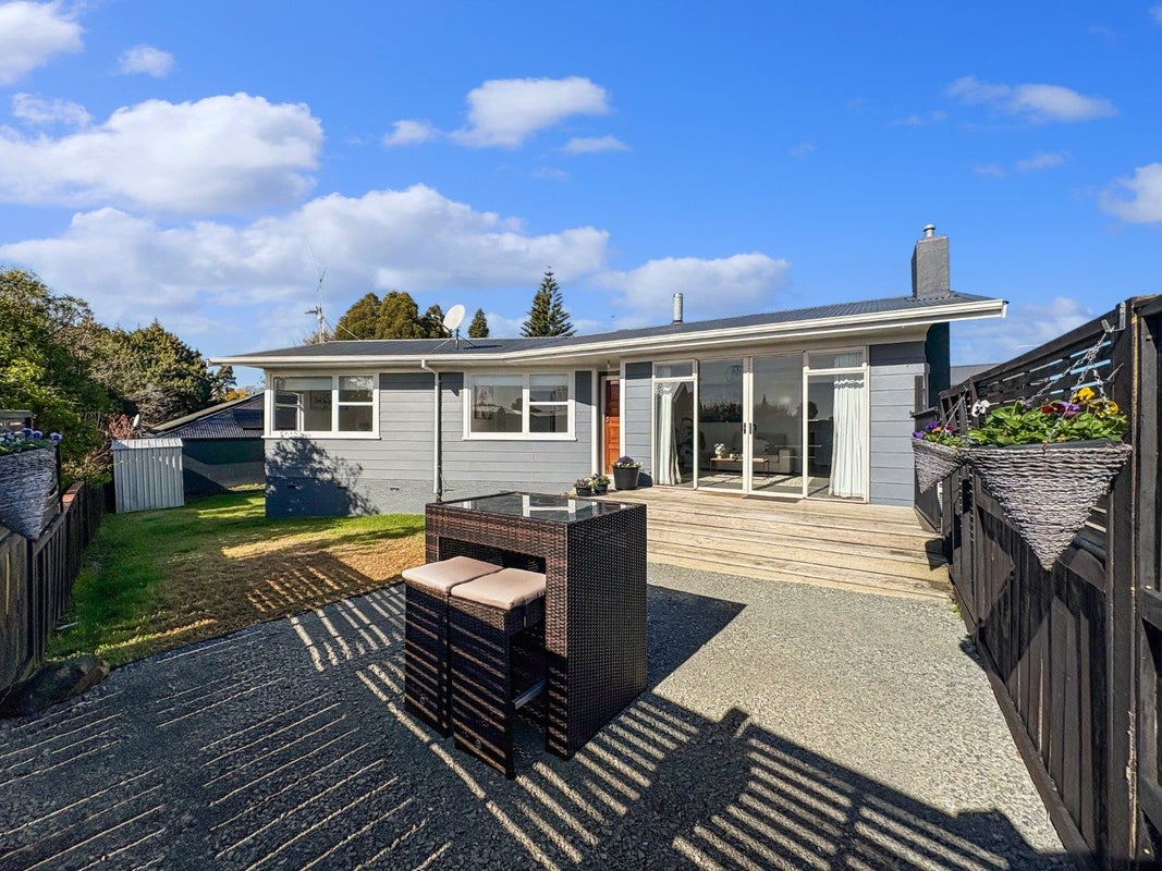 10 Fuchsia Avenue, Pukete, Hamilton - Carousel 1