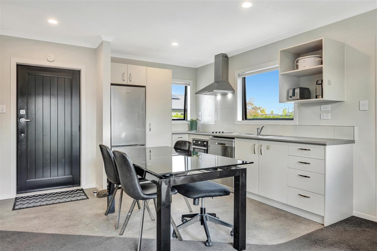 3/9 Heath Street, St Andrews, Hamilton - Carousel 2