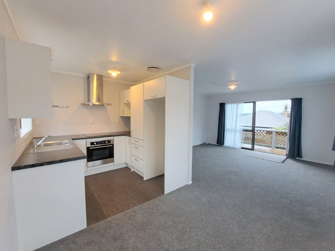 1/133 View Road, Sunnyvale, Auckland - Carousel 2
