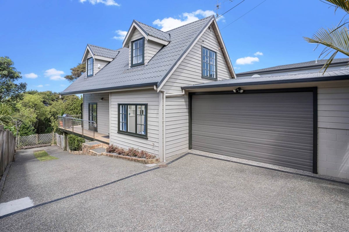 2/332 Glenvar Road, Torbay, Auckland - Carousel 1