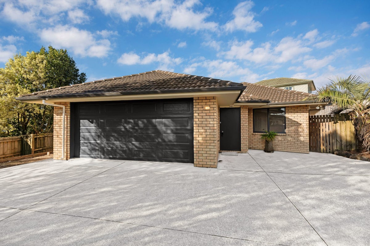 16A Awaroa Road, Sunnyvale, Waitakere City, Auckland - Carousel 1