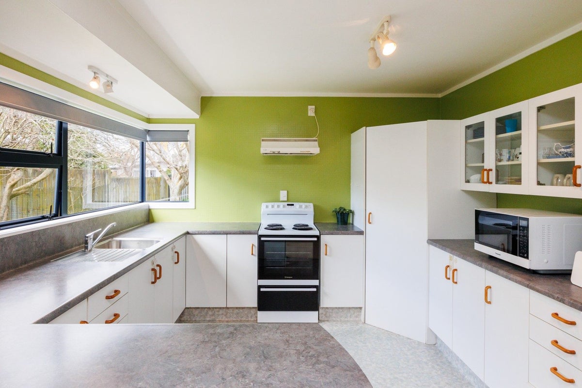 16 Delta Place, Milson, Palmerston North - Carousel 2