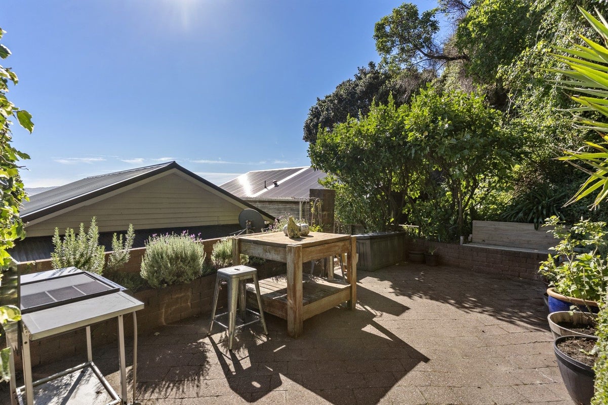765 Marine Drive, Eastbourne, Lower Hutt - Carousel 18