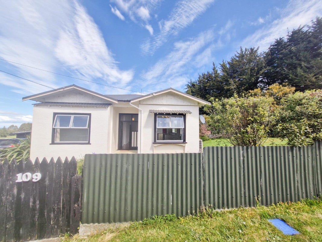 109 Sinclair Avenue, Otautau - Carousel 1