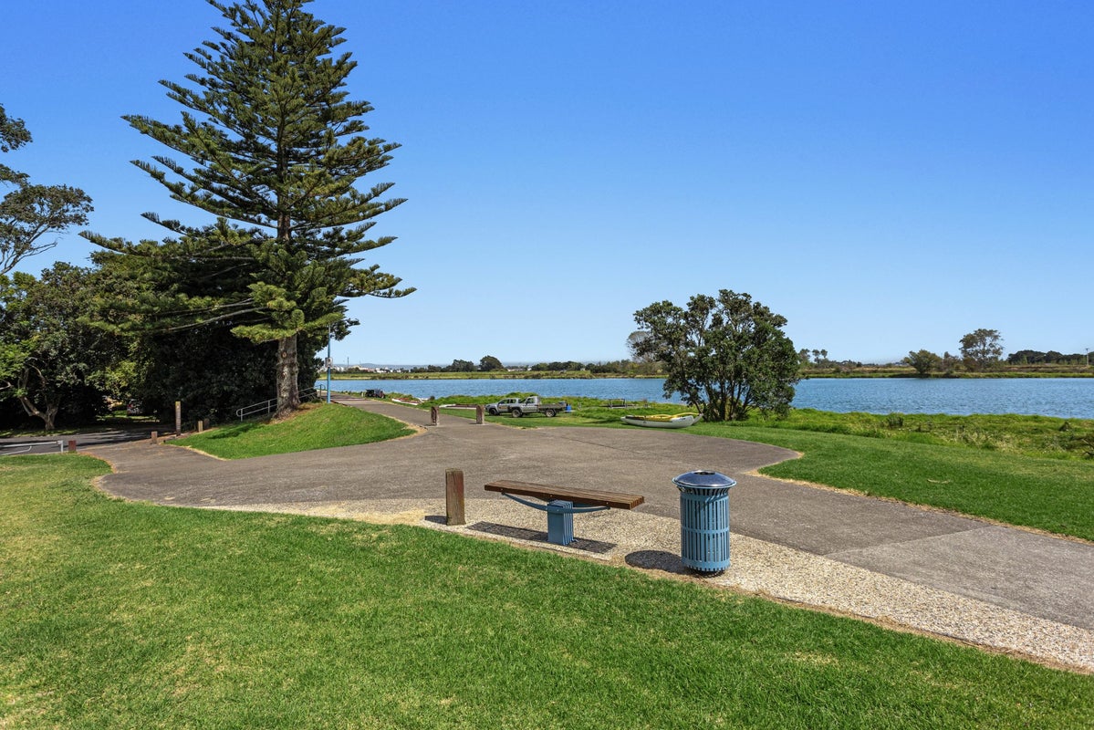 28B Barry Avenue, Whakatane, Whakatane - Carousel 24