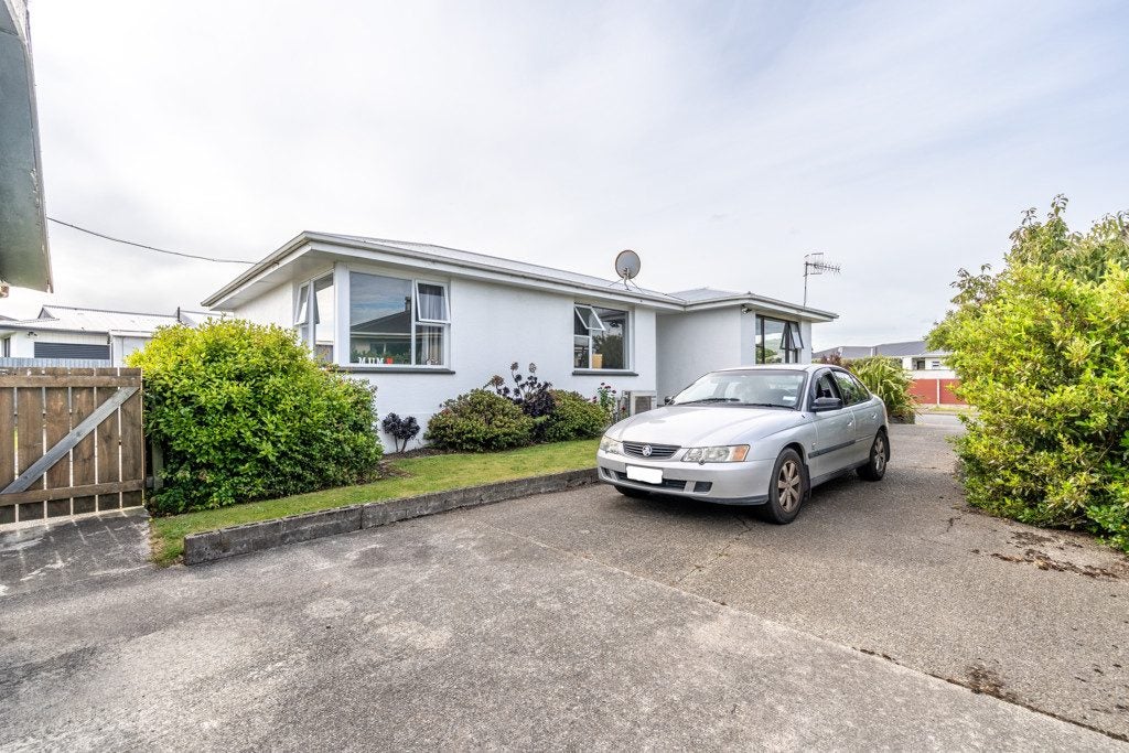 17 Kilmarnock Avenue, Strathern, Invercargill - Carousel 1
