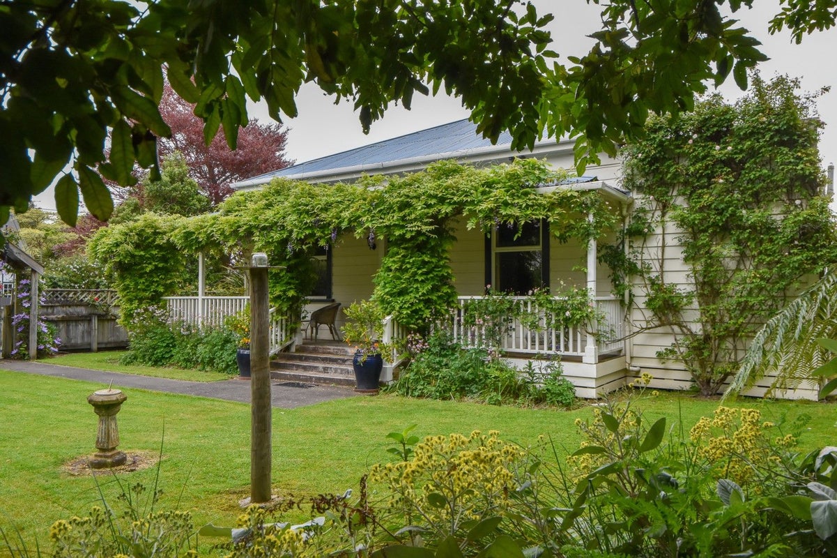 60 Kuratawhiti Street, Greytown - Carousel 1