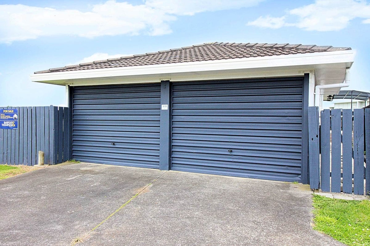 1/11 Volta Place, Clendon Park, Auckland - Carousel 1