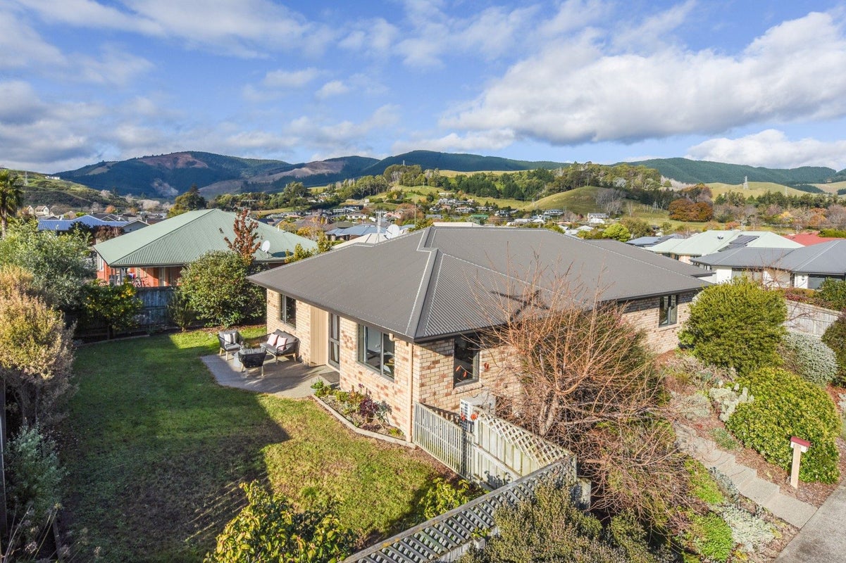 45 Cambelldon Crescent, Stoke, Nelson - Carousel 2