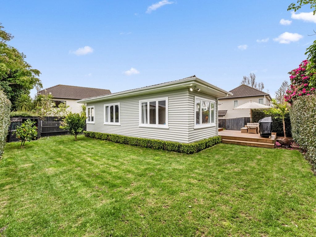 42D Hillside Road, Papatoetoe, Auckland - Carousel 1