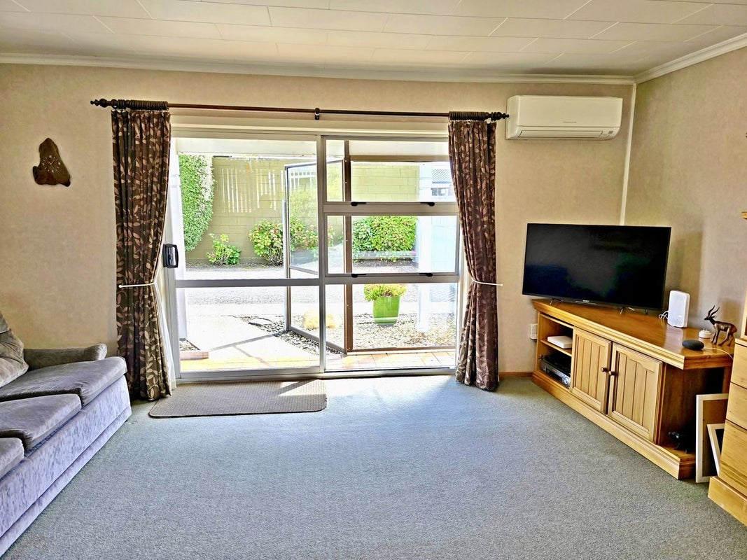 571B Thames Highway, Oamaru North, Oamaru - Carousel 2