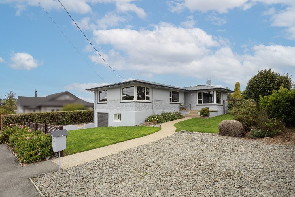 4 Arthur Street, Holmes Hill, Oamaru - Carousel 1