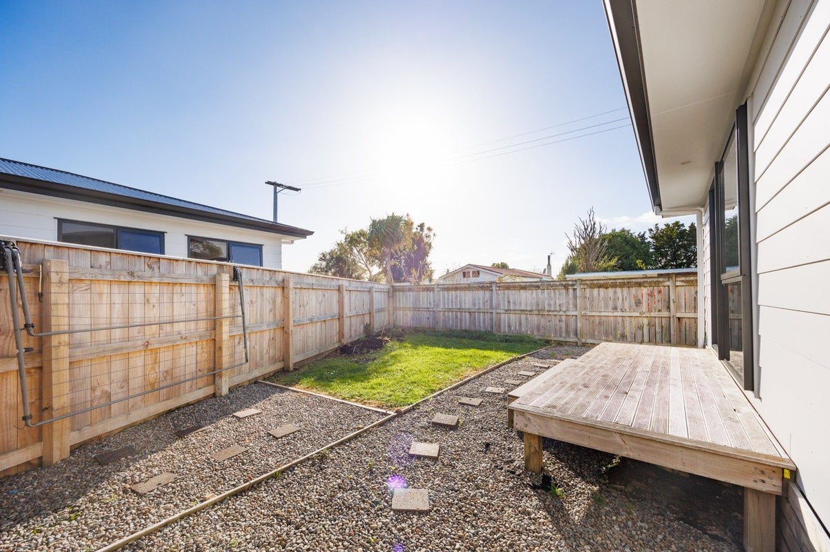 5C Ronberg Street, Highbury, Palmerston North - Carousel 16