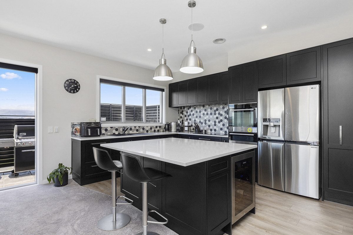 115 Endeavour Drive, Whitby, Porirua - Carousel 2