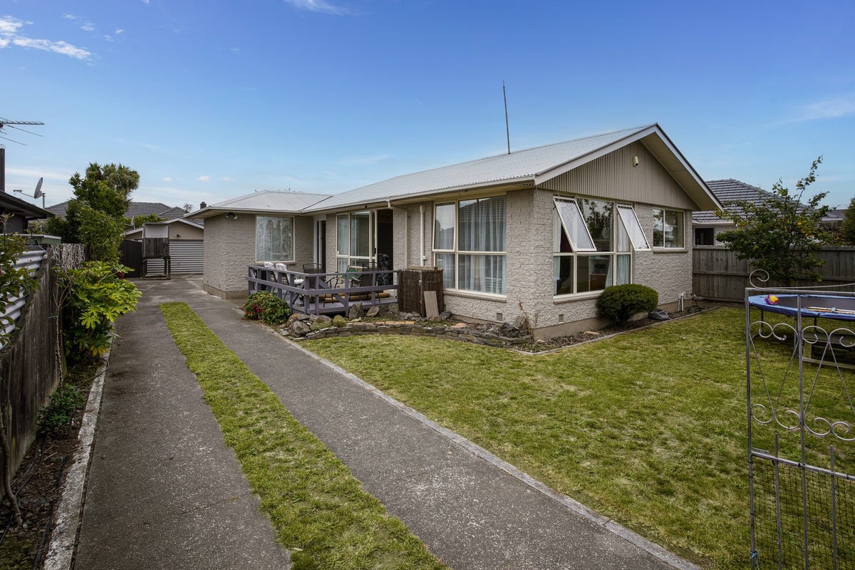 102 Effingham Street, North New Brighton, Christchurch - Carousel 1