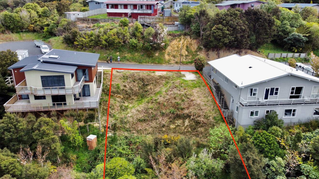 13 Holborn Drive, Stokes Valley, Lower Hutt - Carousel 2