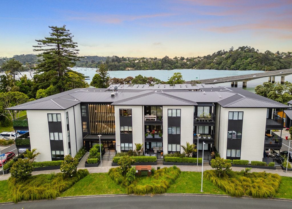 5/194 Buckley Avenue, Hobsonville, Auckland - Carousel 2