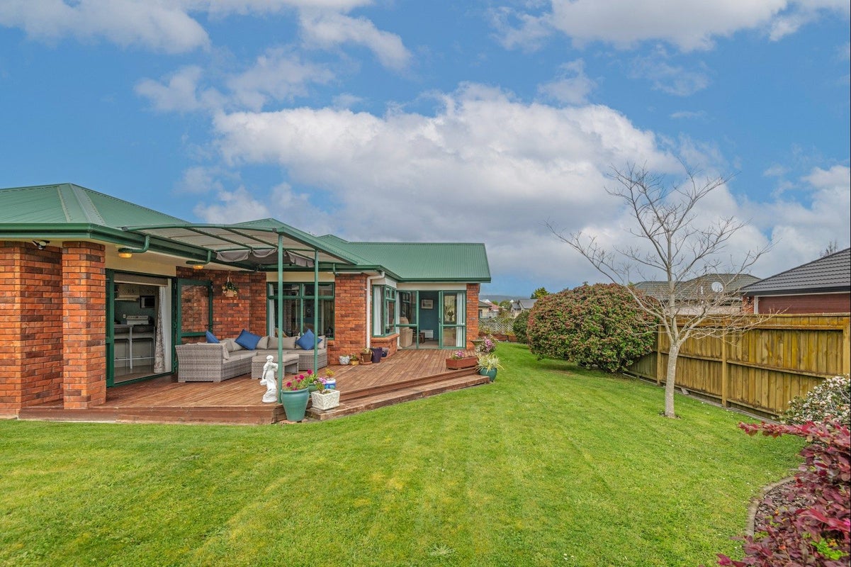 9 Brookside Close, Highbury, Palmerston North - Carousel 2