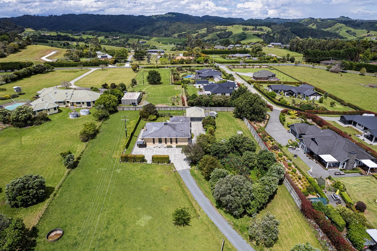 26 Waioneone Road, Parahaki, Whangarei - Carousel 1