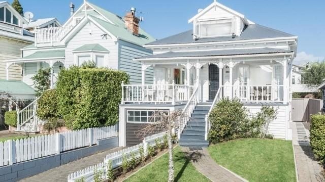 8 Hackett Street, Saint Marys Bay, Auckland - Carousel 1