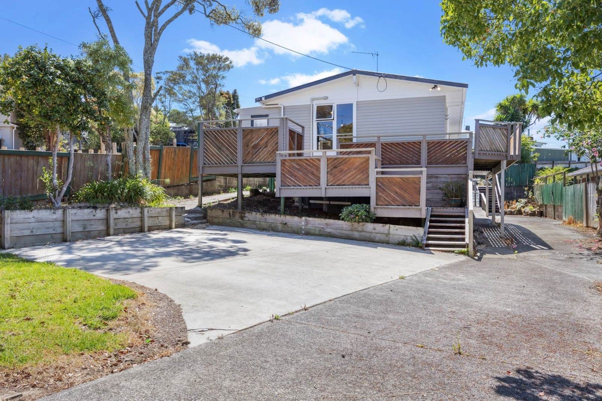 38 Sheridan Drive, New Lynn, Auckland - Carousel 1