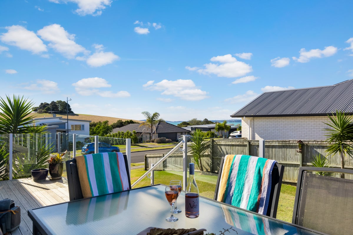 13 Te Puru Drive, Maraetai, Auckland - Carousel 2