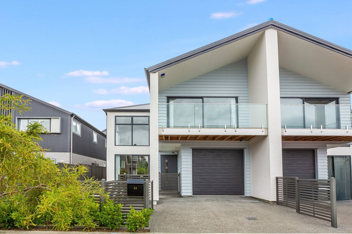 21 Koreke Close, Kenepuru, Porirua - Carousel 1