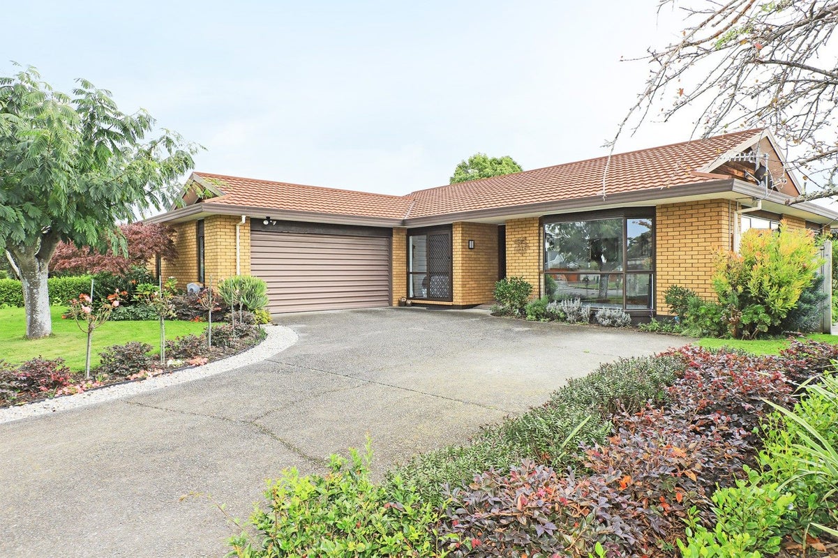 3 Kensington Drive, Taradale, Napier - Carousel 1