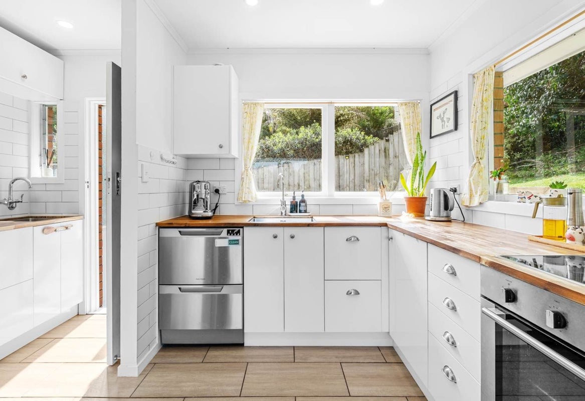 2/55 Ayton Drive, Totara Vale, Auckland - Carousel 2