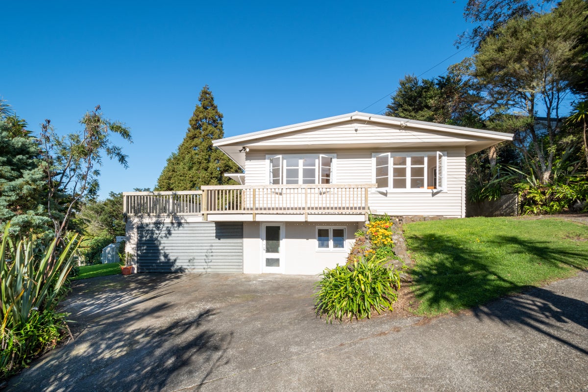 175 Wairere Road, Henderson - Carousel 1