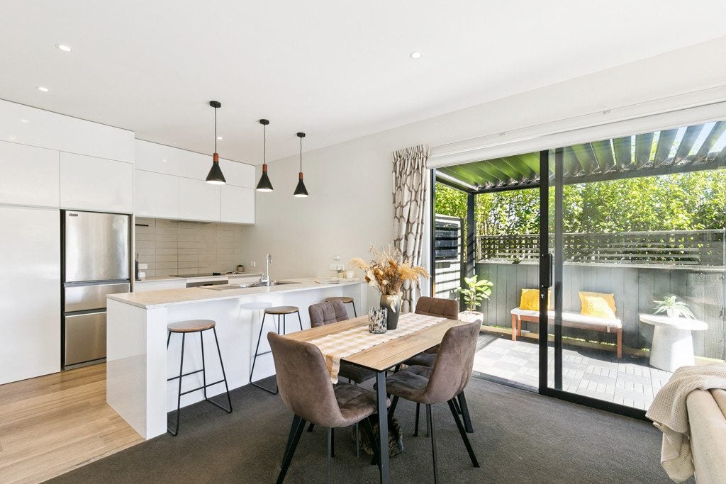 16/6 Oswald Crescent, Paparangi, Wellington - Carousel 2