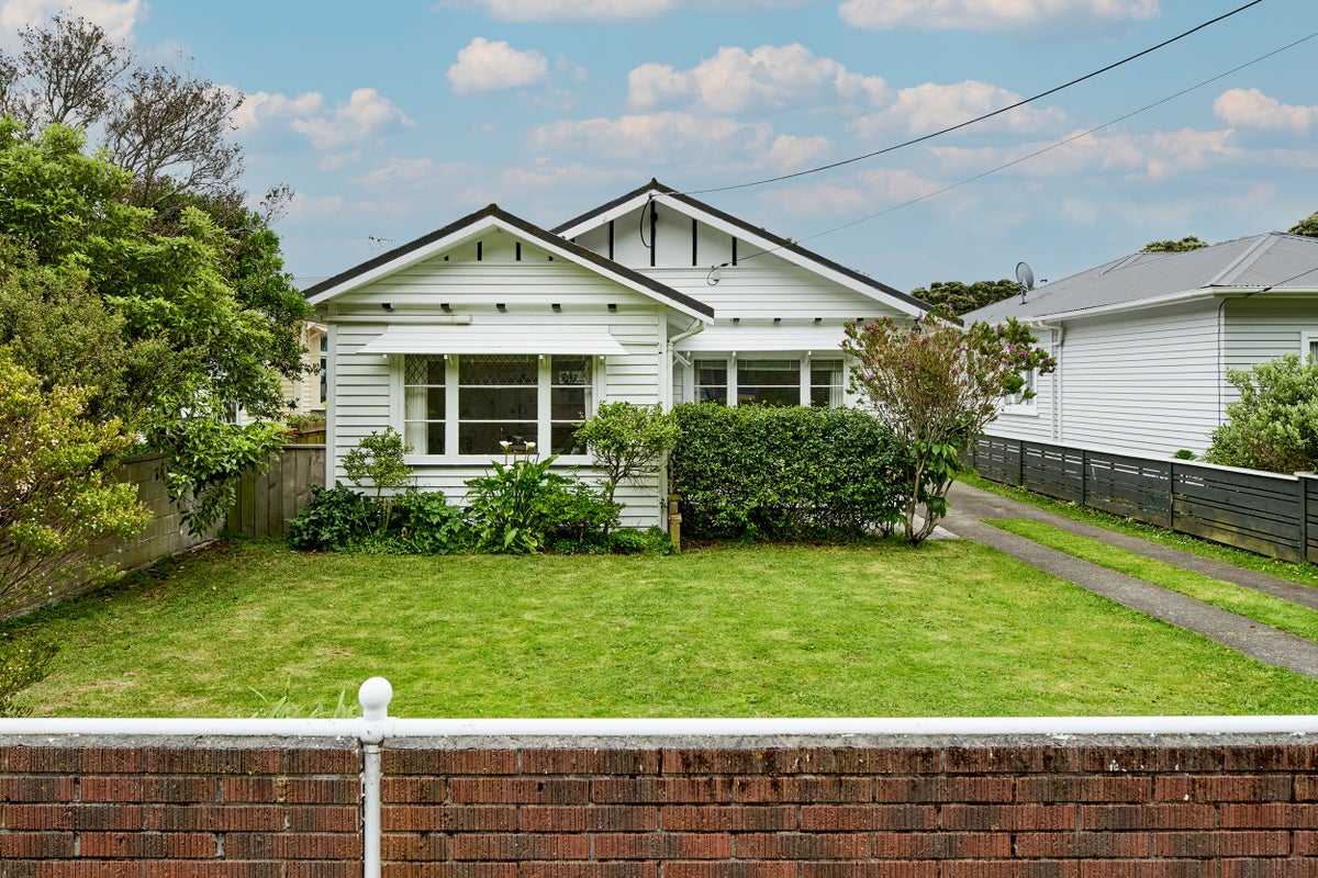 246 Muritai Road, Eastbourne, Lower Hutt - Carousel 1