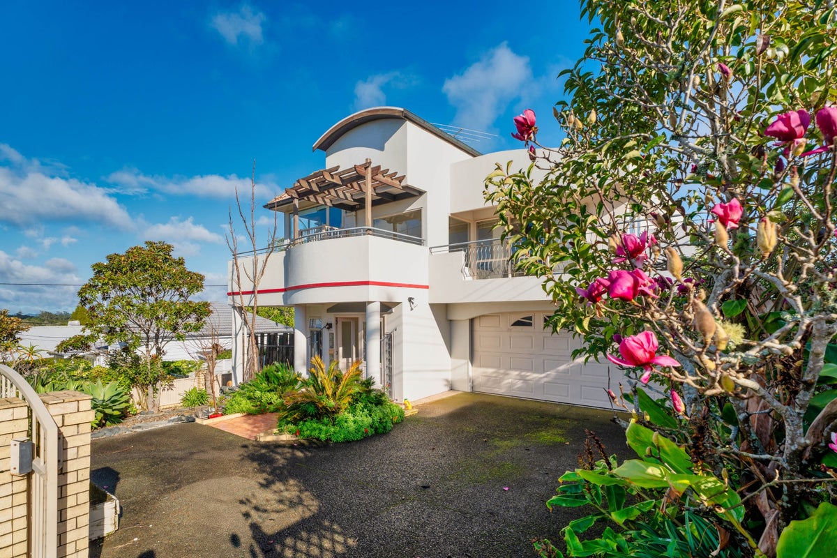 5 Balmain Road, Birkenhead, Auckland - Carousel 1