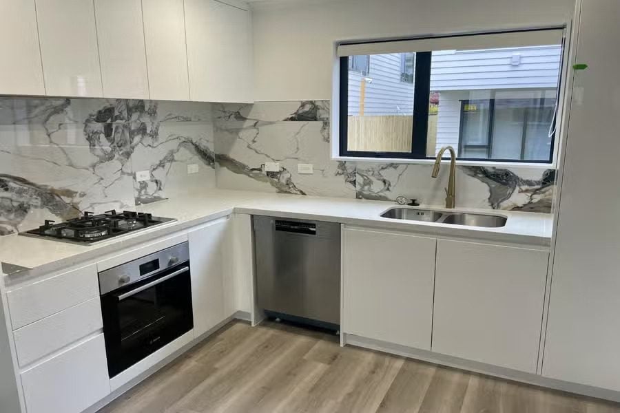 1/100 Seymour Road, Sunnyvale, Auckland - Carousel 2