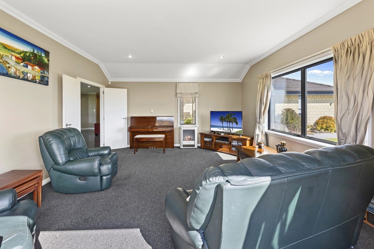 10 Matariki View, Welcome Bay, Tauranga - Carousel 2