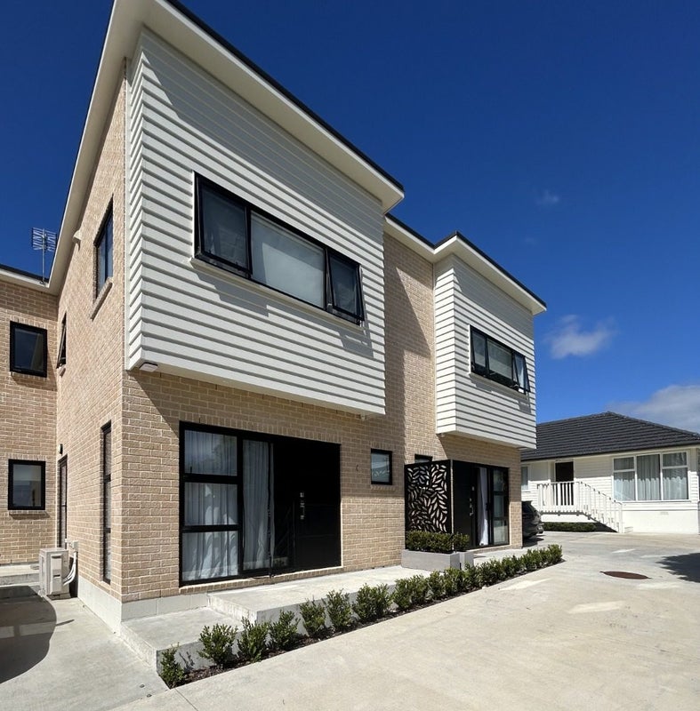 40D Kervil Avenue, Te Atatu Peninsula, Auckland - Carousel 1